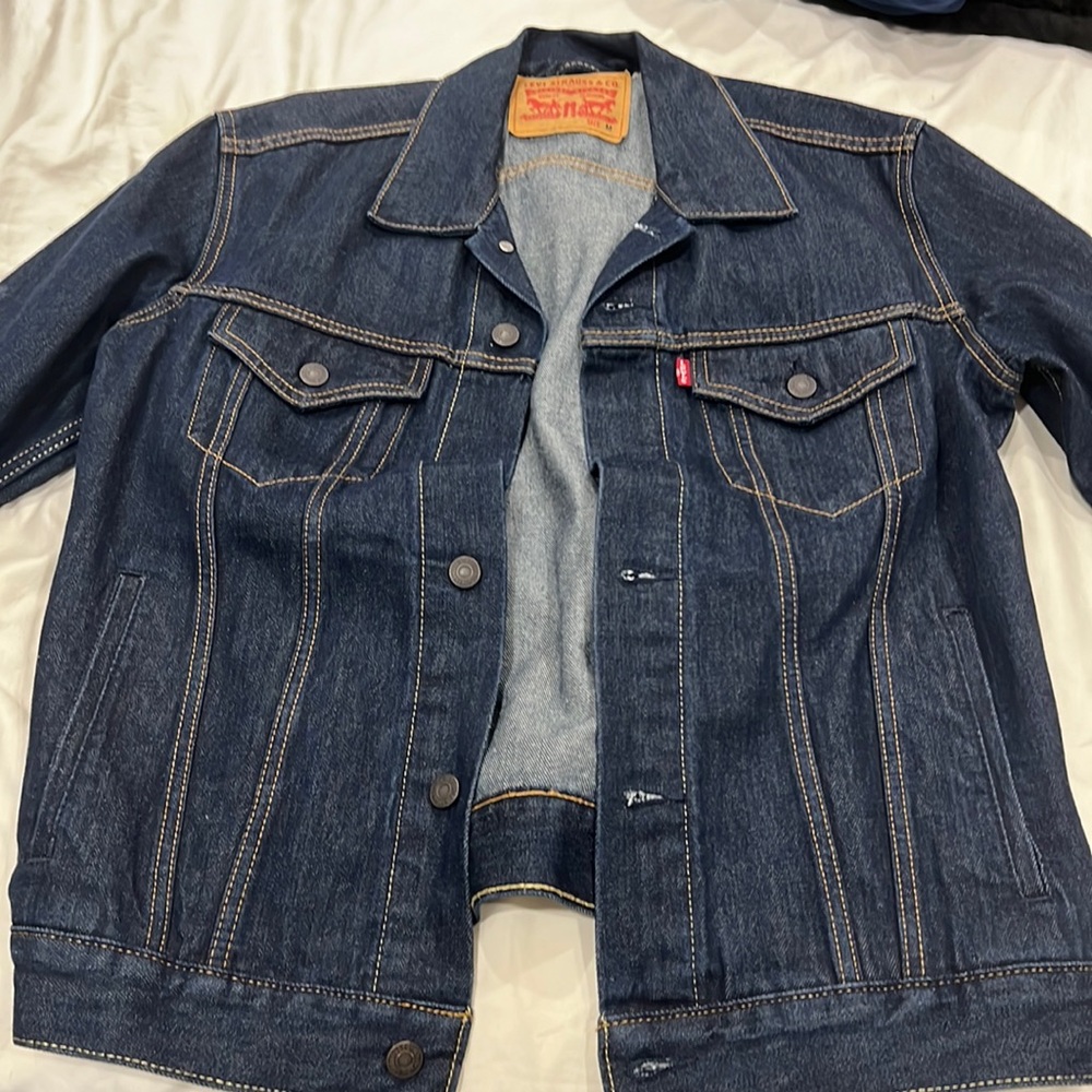 Levi mens Jean jacket size M